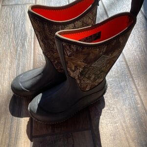 Mucks camo kids boots